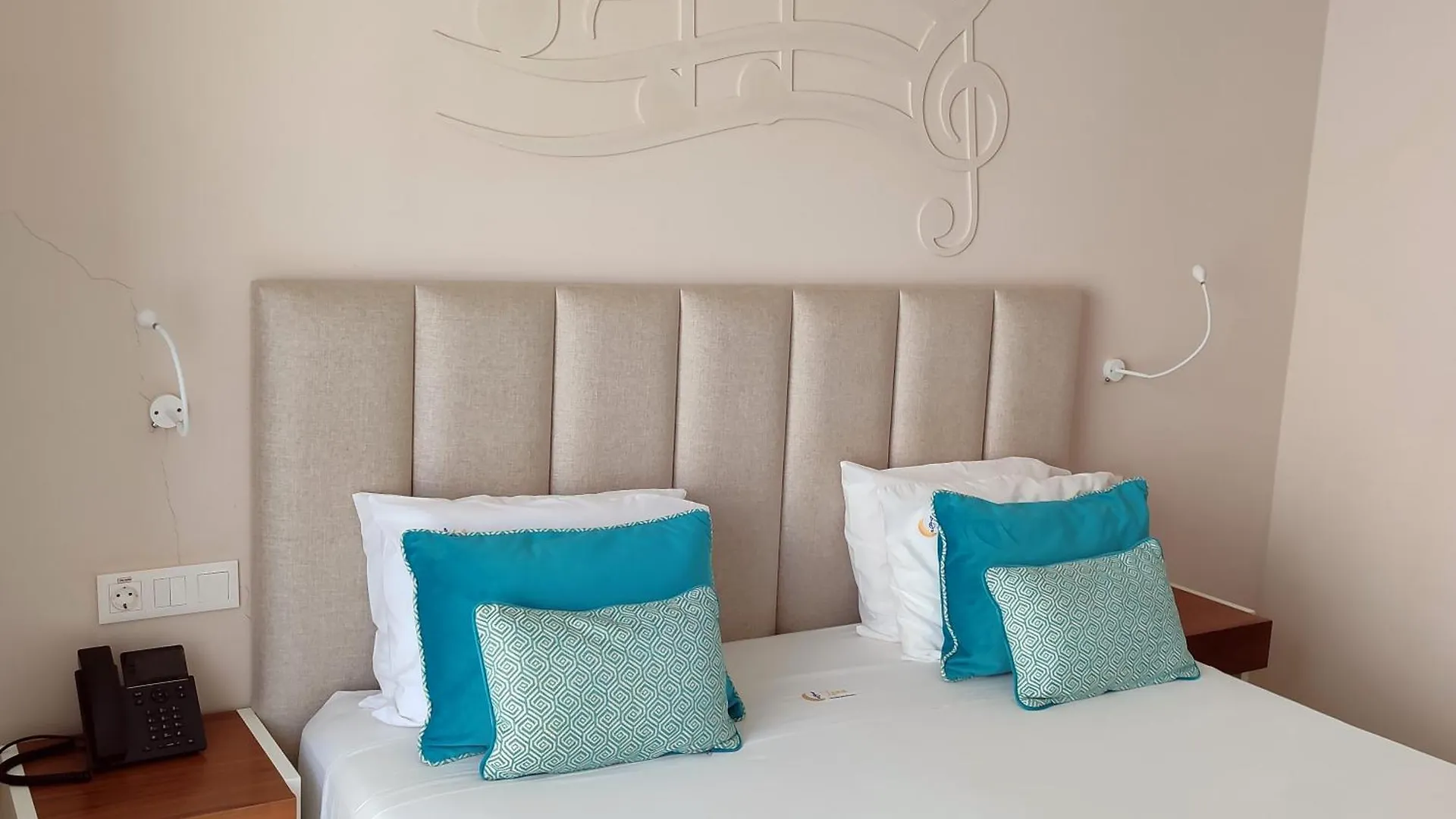 Luna Boutique Hotel Mindelo 0*,  Cap-Vert